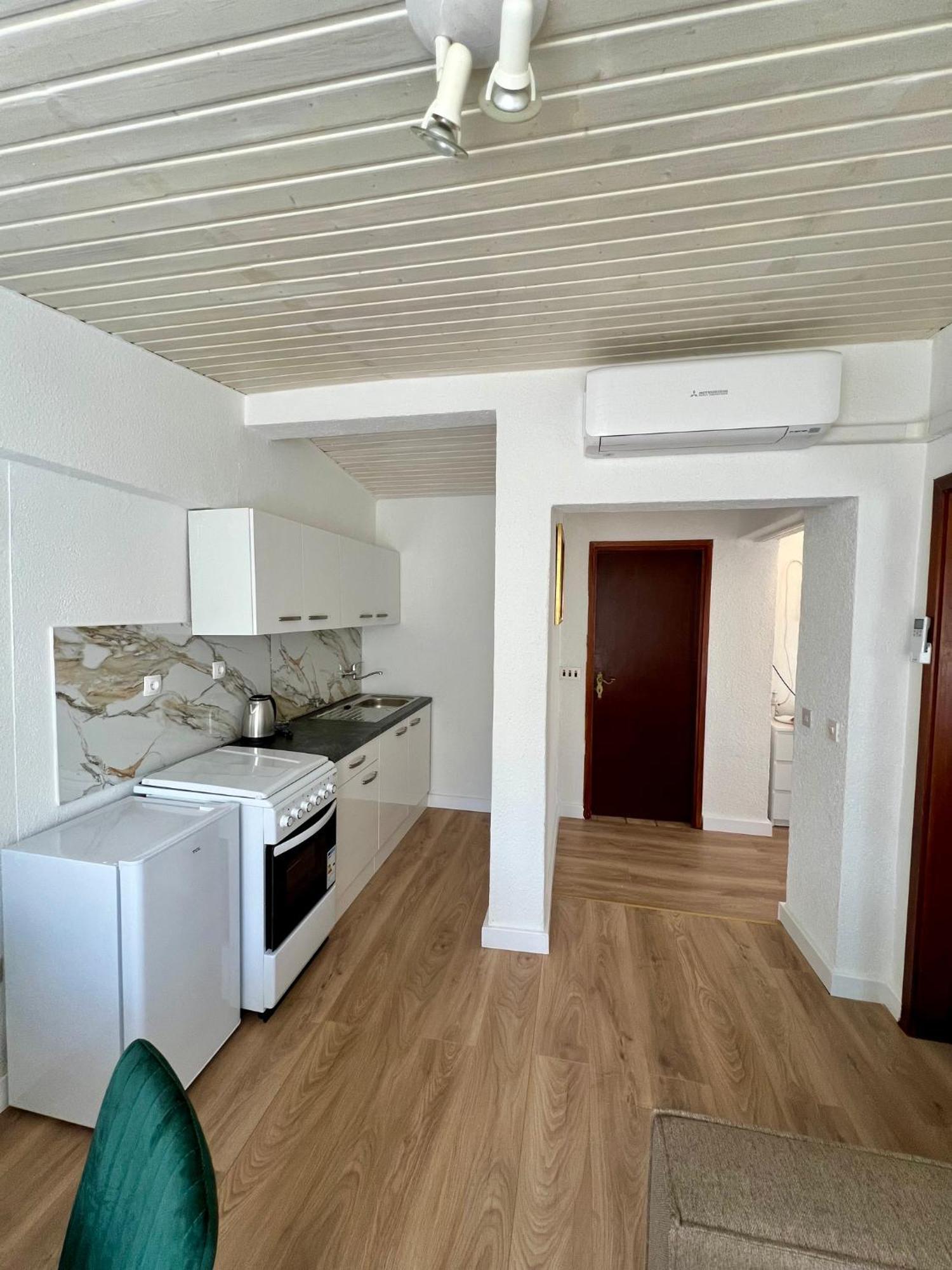 Apartment Jole Ražanj Exterior foto